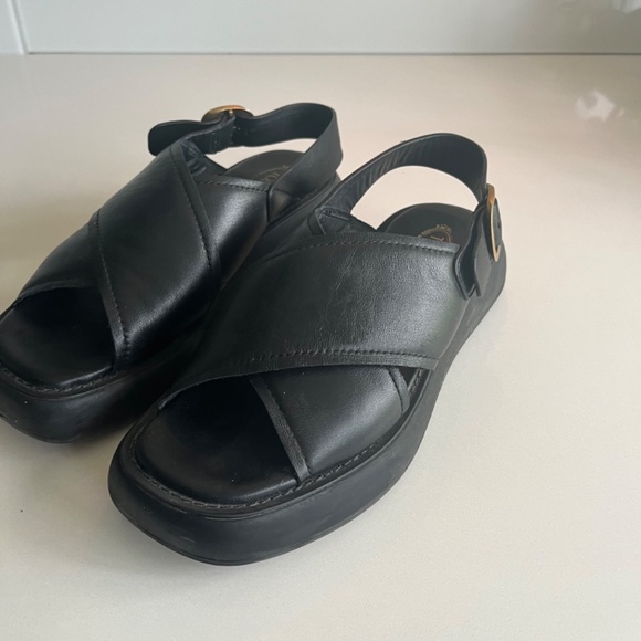 Tod’s black sandals - Picture 2 of 3